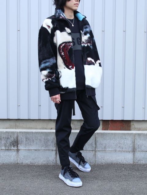 リッチな雰囲気の「ボアアウター」はモノトーンで大人っぽく!!