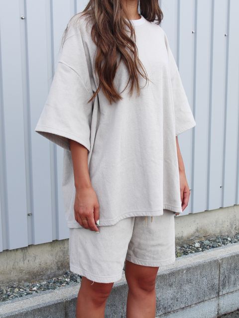 お洒落だけど快適、THING FABRICSのセットアップスタイル