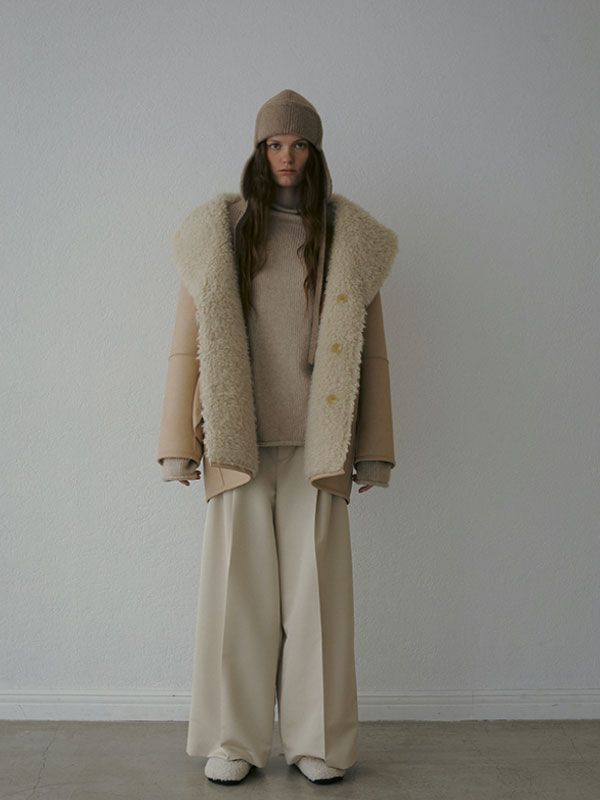 リバーシブルムートンミドルコート -  BEIGE