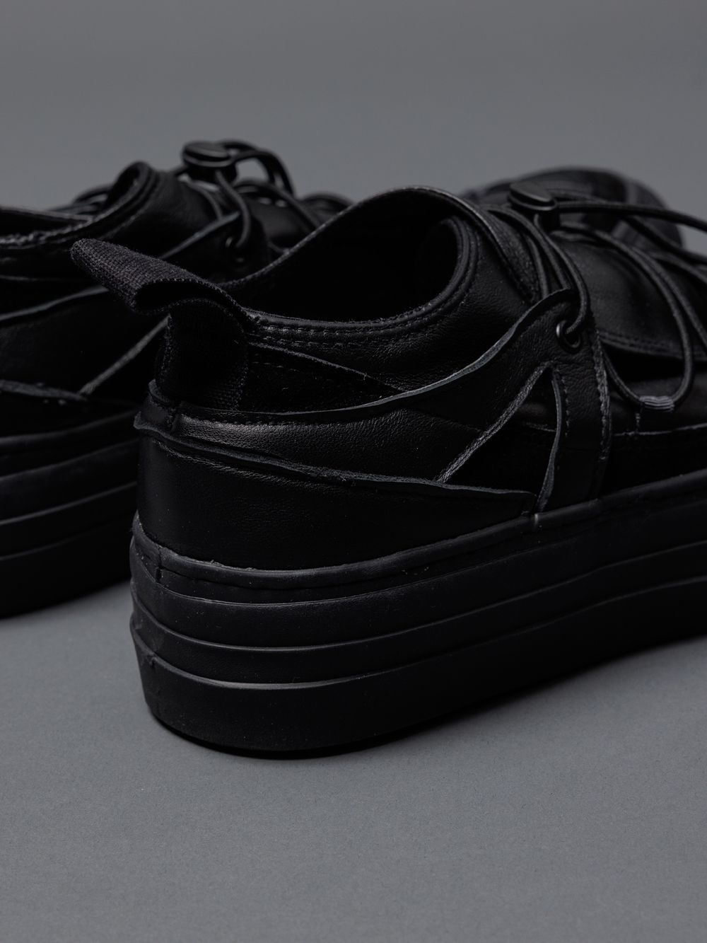 ローカット スニーカー - BLACK