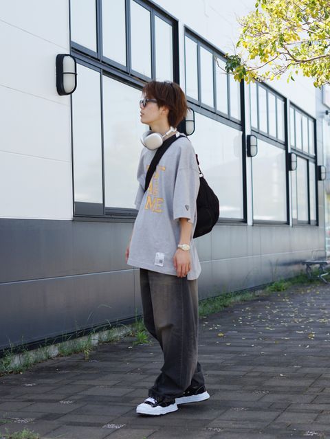 グレーでまとめるMMYのスプリングスタイル