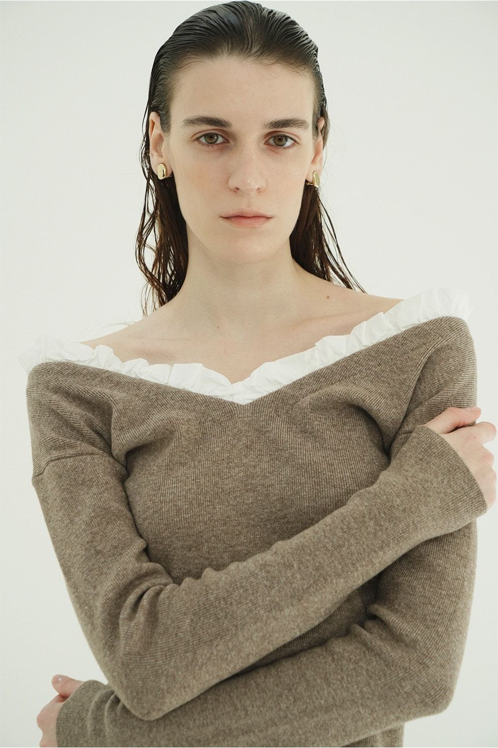 ツーウェイ フリルニットトップス - 2WAY FRILL V NECK KNIT TOPS (BEIGE)
