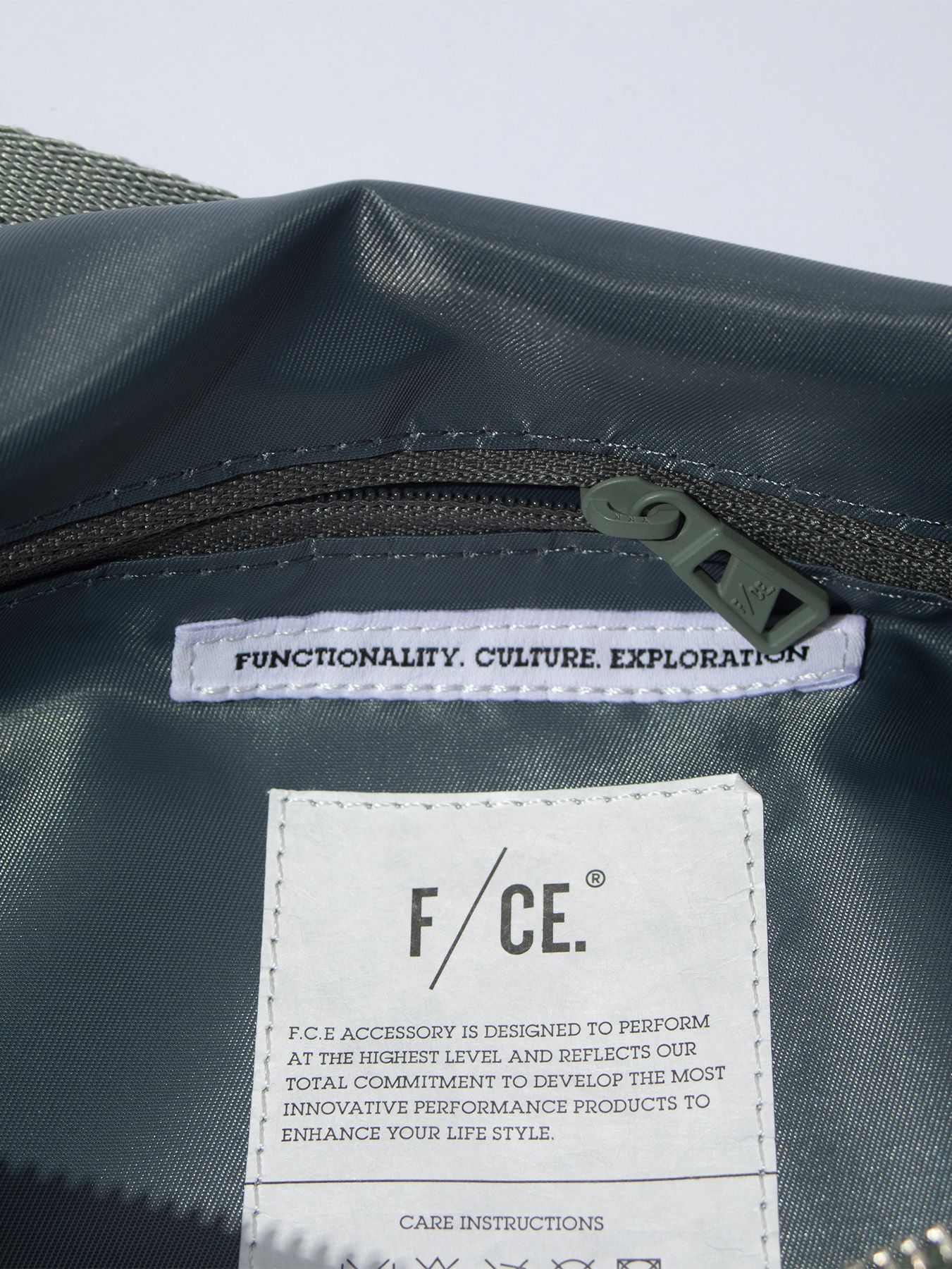 レコードショルダーバッグ  /  420 re/cor SHOULDER （Foliage Green)