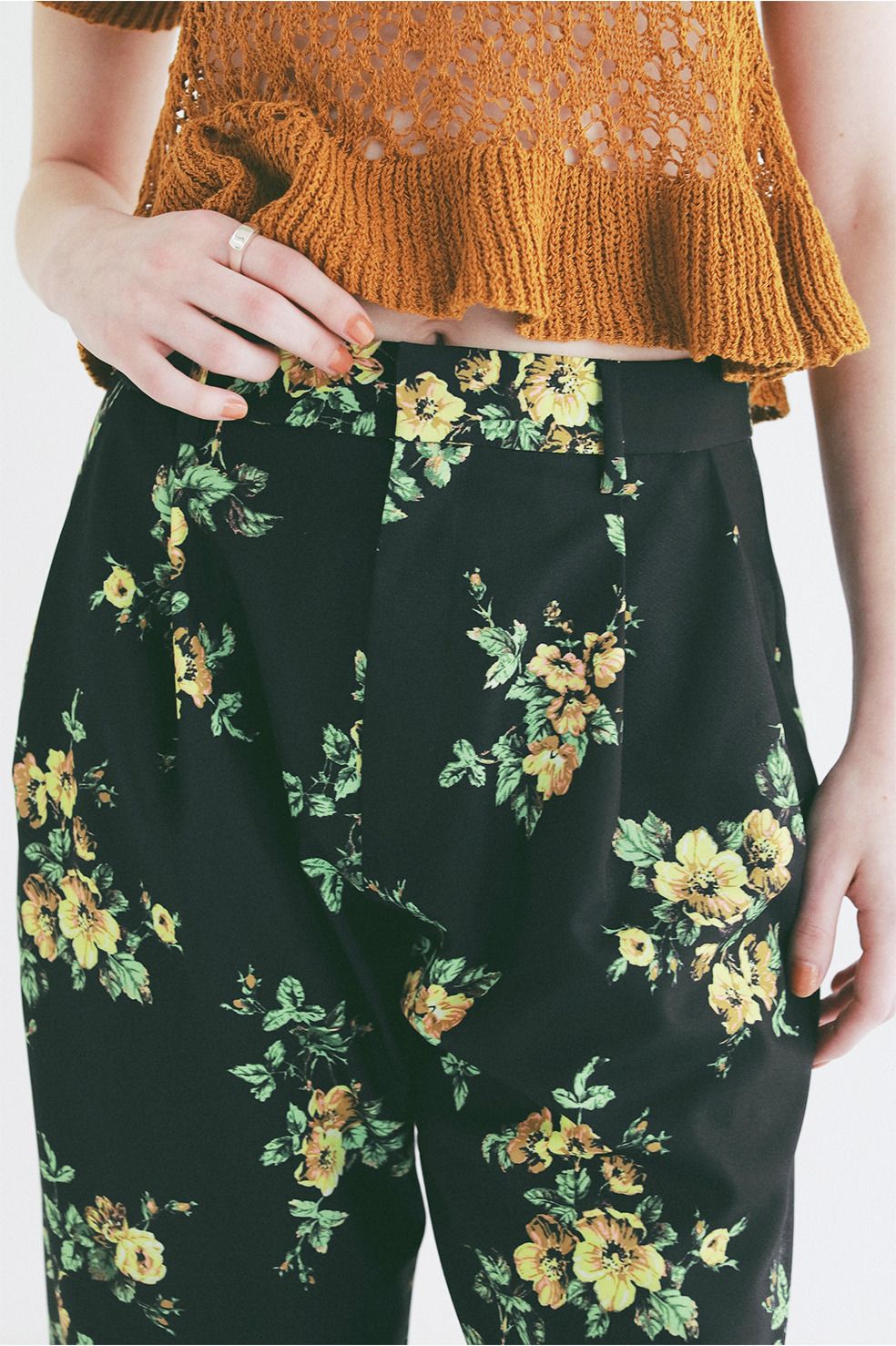 フラワータックパンツ - FLOWER TUCK PANTS (BLACK)
