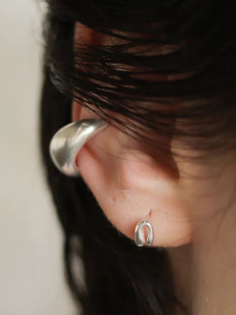 【両耳用】タイニーアーチピアス SV シルバー シンプル デザイン ユニセックス アクセサリー