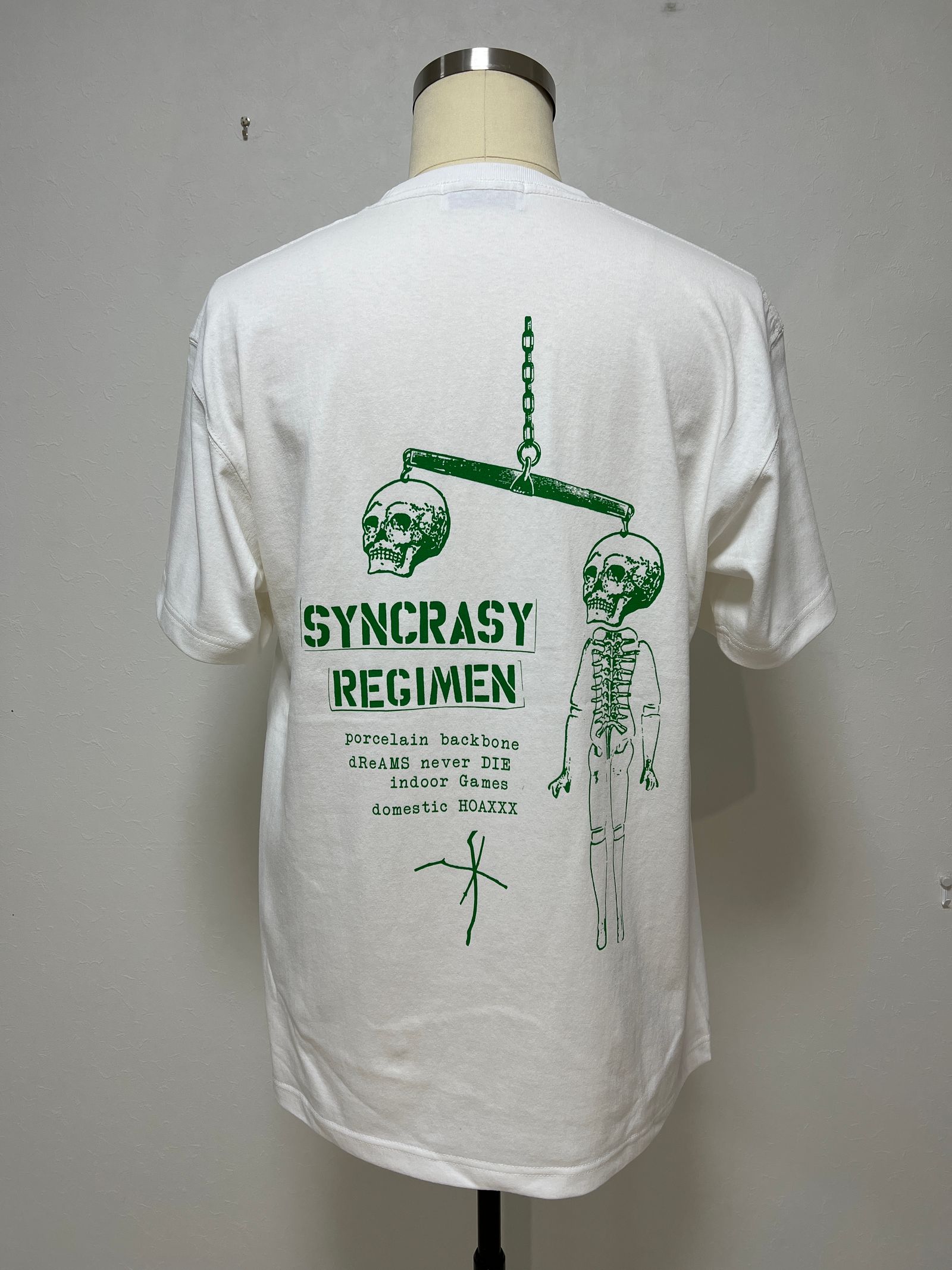 プリントTシャツ  - "TEE - COLLABORATION WITH TOM TOSSEYN "