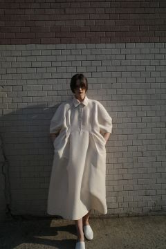 フォームスリーブワンピース -  FORM SLEEVE ONEPIECE IVORY