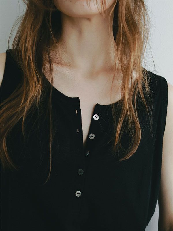 ETRE TOKYO - ヘンリーネックエアリータンクトップ BLACK