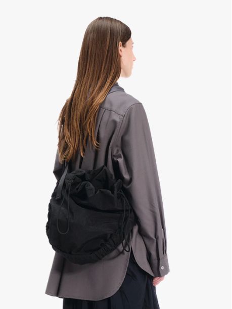 Uva Carbon Black | ドローストリングショルダーバッグ