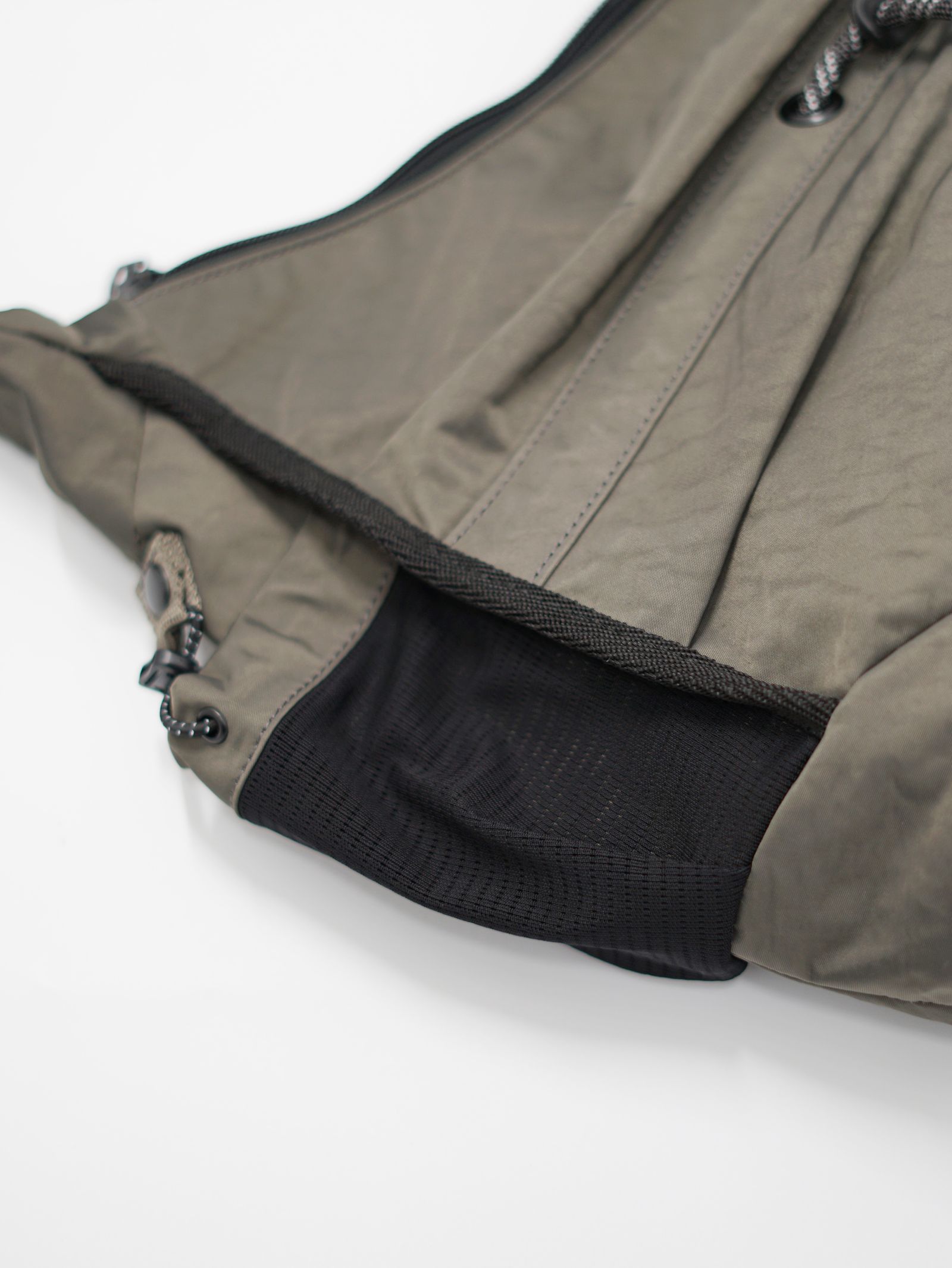 TEXTURED TWILL 2 WAY SHOULDER TOTE / エフシーイー テクスチャード ツイル 2ウェイ ショルダー トート（CHARCOAL）
