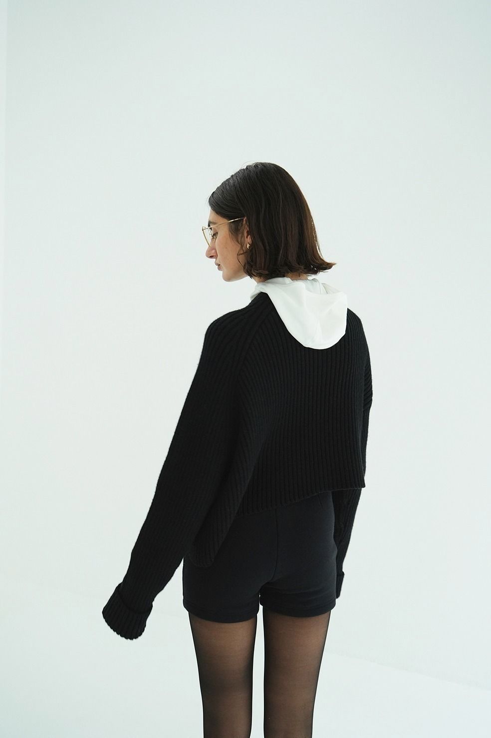 アシンメトリーショートニットトップス -  ASYMMETRY WIDE SHORT KNIT TOPS (BLACK)