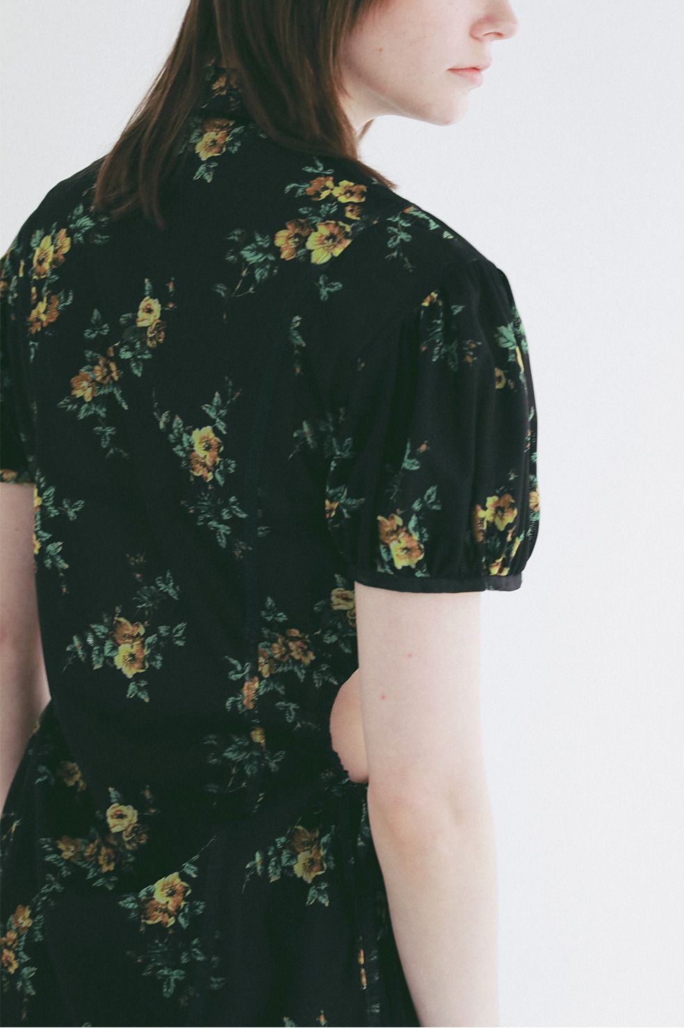 チュールフローラルシャツ - FLOWER SIDE HOLE SHIRTS (BLACK)