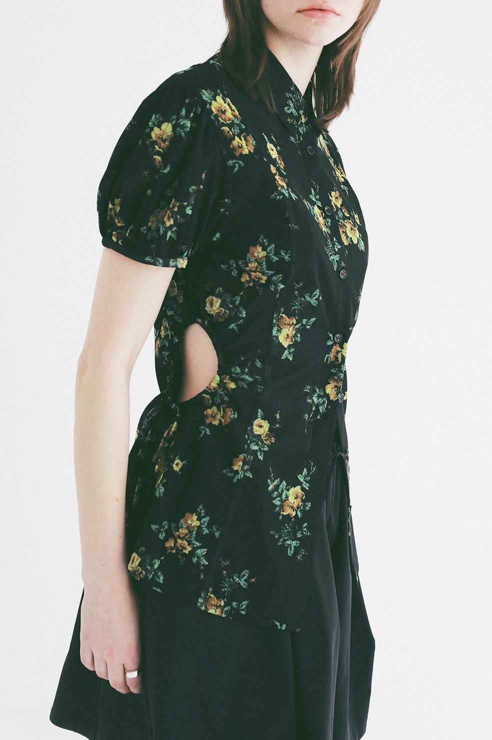 チュールフローラルシャツ - FLOWER SIDE HOLE SHIRTS (BLACK)