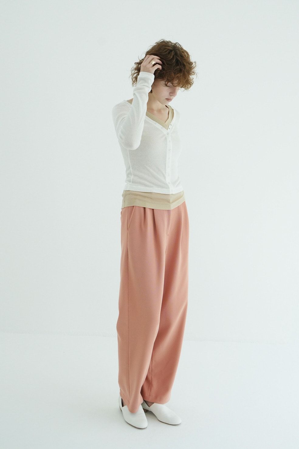 タンクトップ+カーディガン - CURVED NECK LAYERED SET TOPS （WHITE）