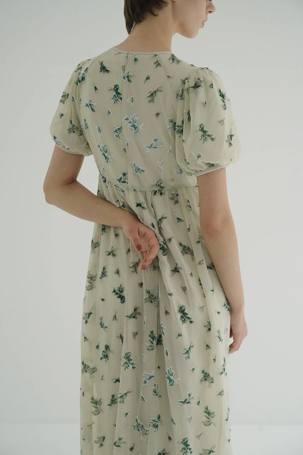 オパールプリント ワンピース -   FLOWER OPAL PUFF ONEPIECE IVORY