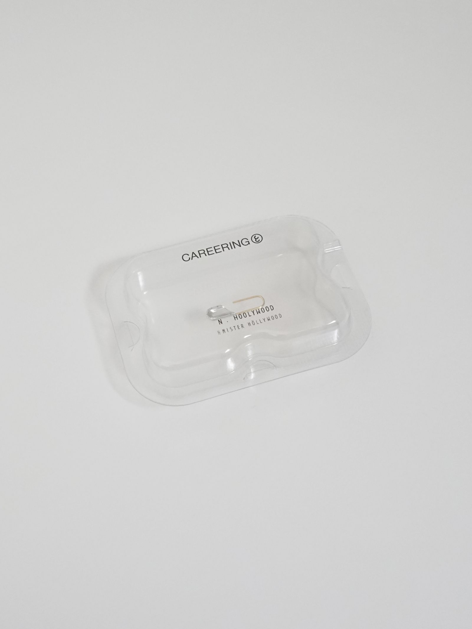 careering n.hollywood コラボ ピアス CAREERING × N.HOOLYWOOD – ミニマルなセーフティーピン形の