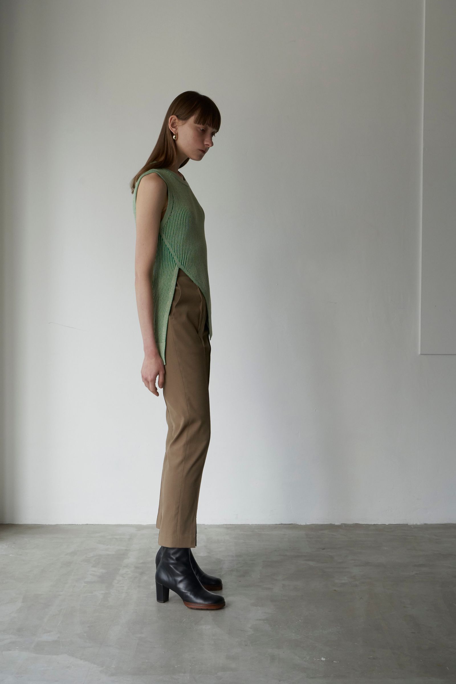 CLANE - SLANT CUT NO SLEEVE KNIT TOPS - GREEN | ADDICT WEB SHOP