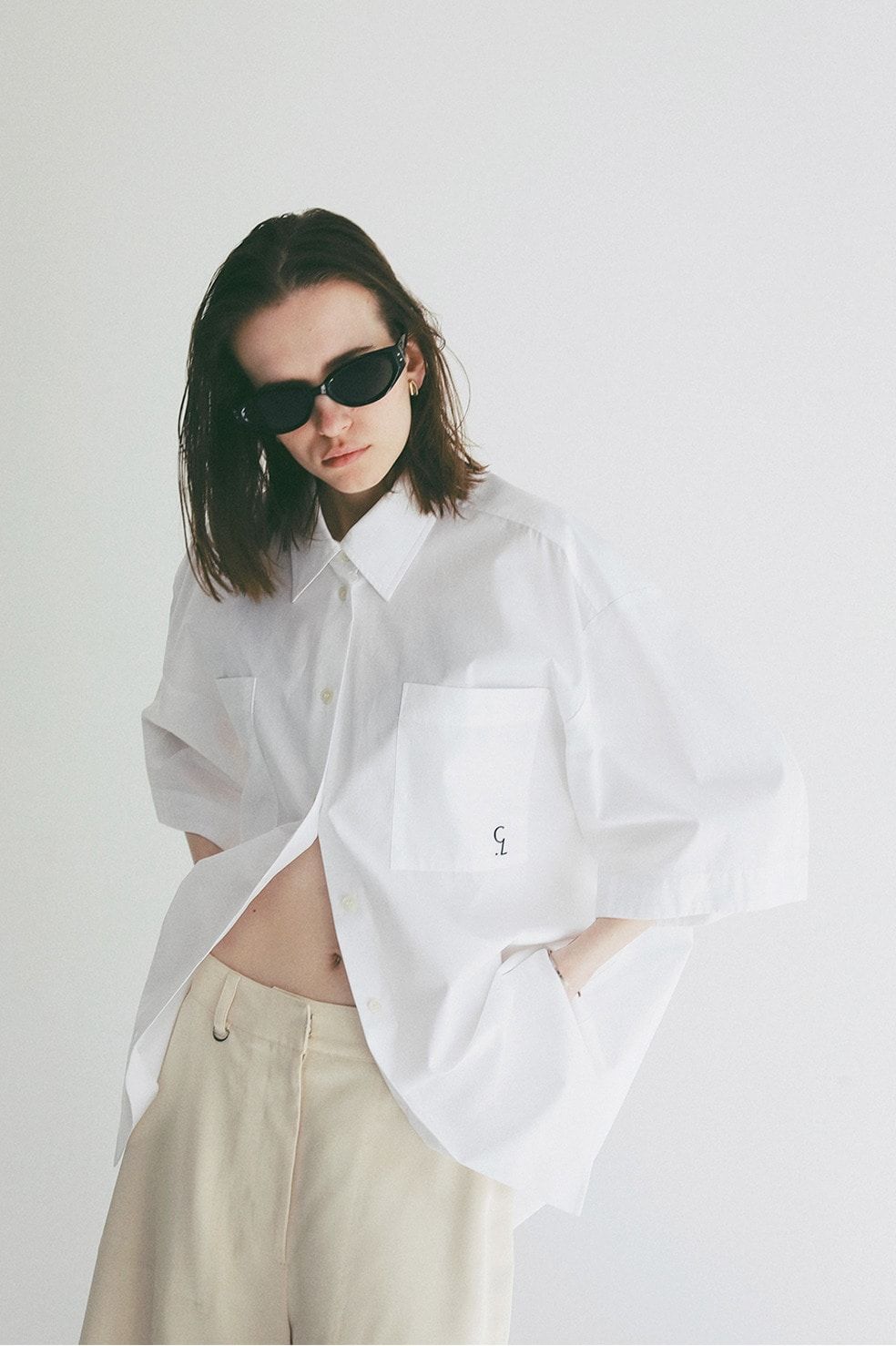 ハーフスリーブヒュージーシャツ - HALF SLEEVE HUGE SHIRTS (WHITE)