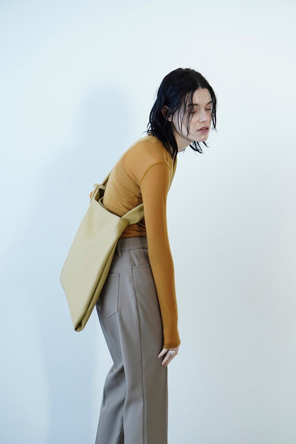 カシミアシルク混 トップス - COMFORTABLE TIGHT TOPS - MUSTARD