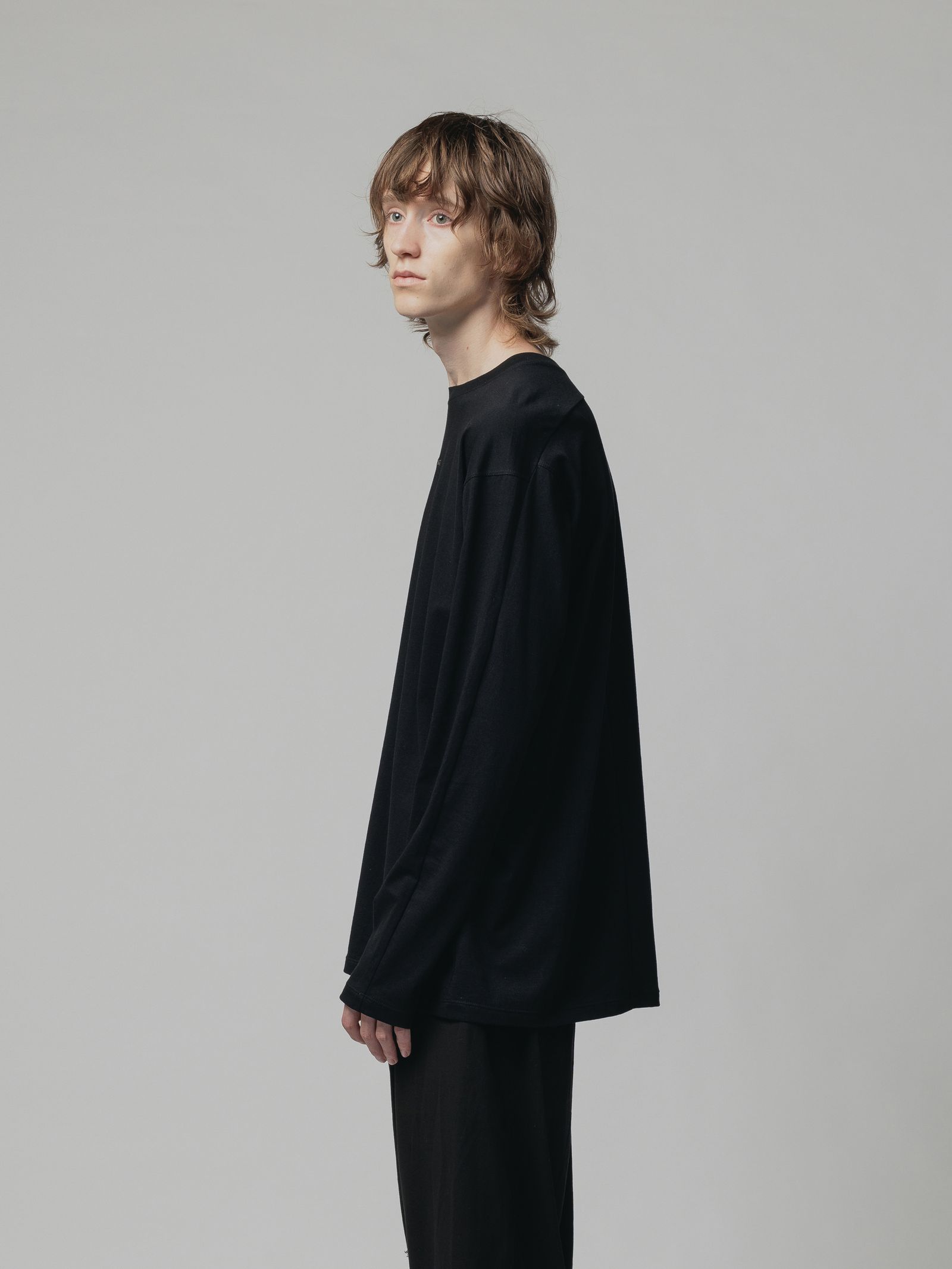 天竺刺繍入り長袖T - BLACK