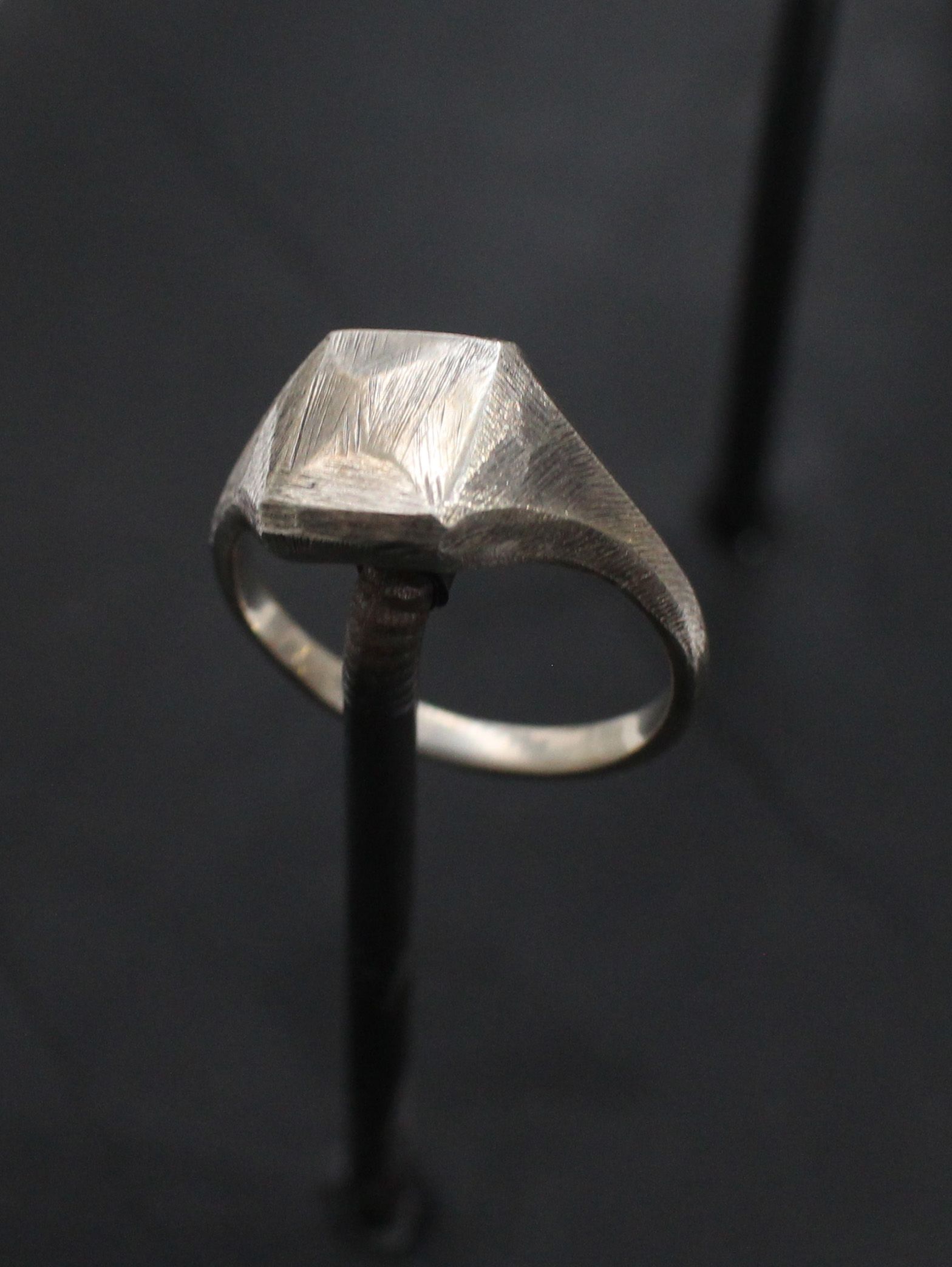リング シグネット スカルプチャー  - signet  ring  sculpture - M1021