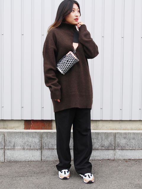 ふんわりと柔らかいETREの新作ニットスタイル