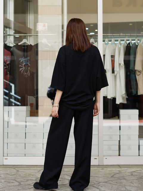 メンズTシャツを、女性らしく着こなすMIHARAスタイル