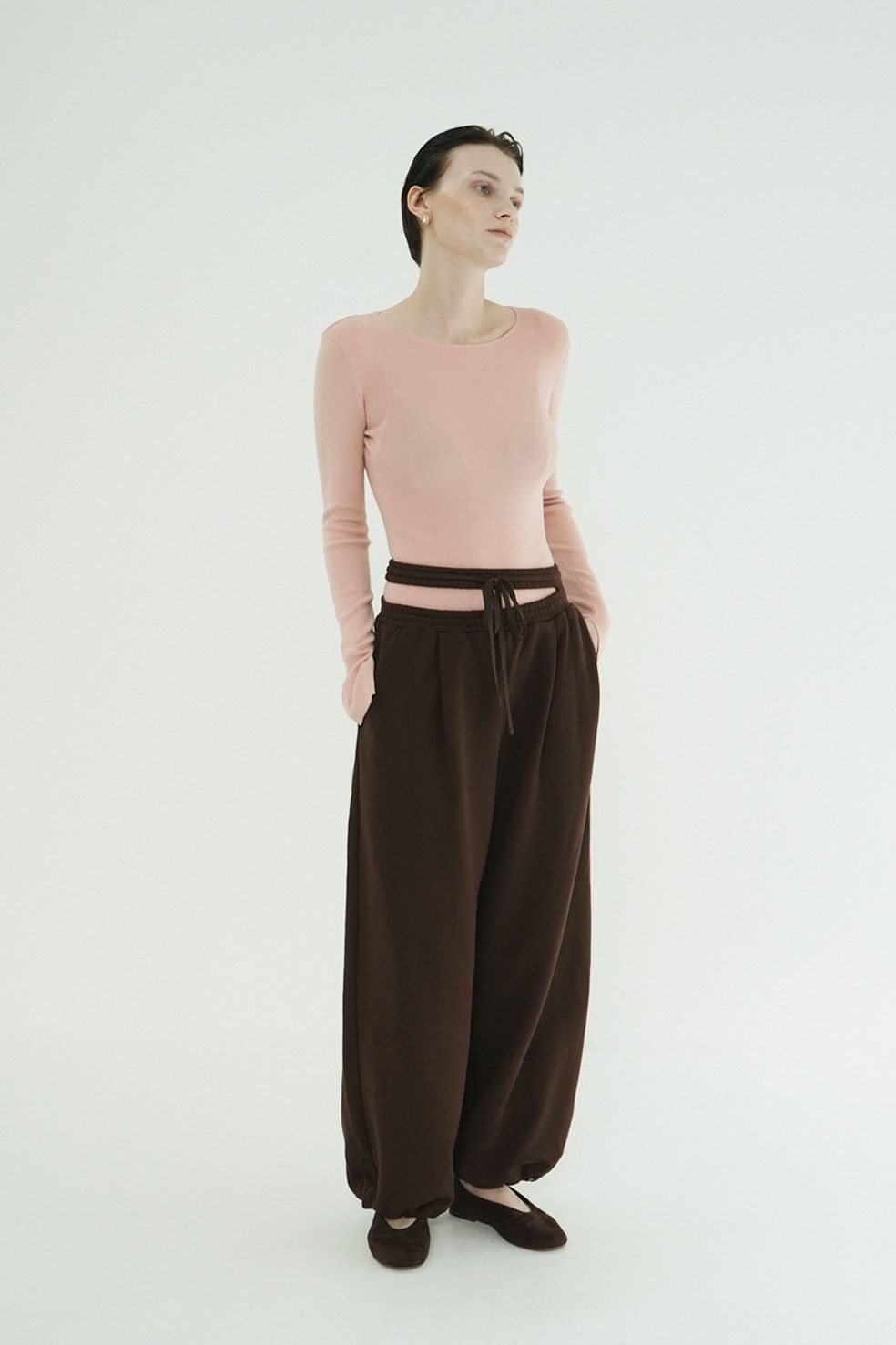 スラッシュ ウエスト スウェットパンツ - SLASH WAIST SWEAT PANTS (BROWN)