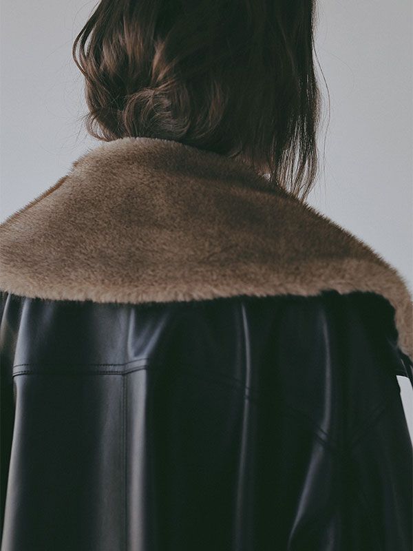 ファーカラーフェイクレザーブルゾン （BLACK)