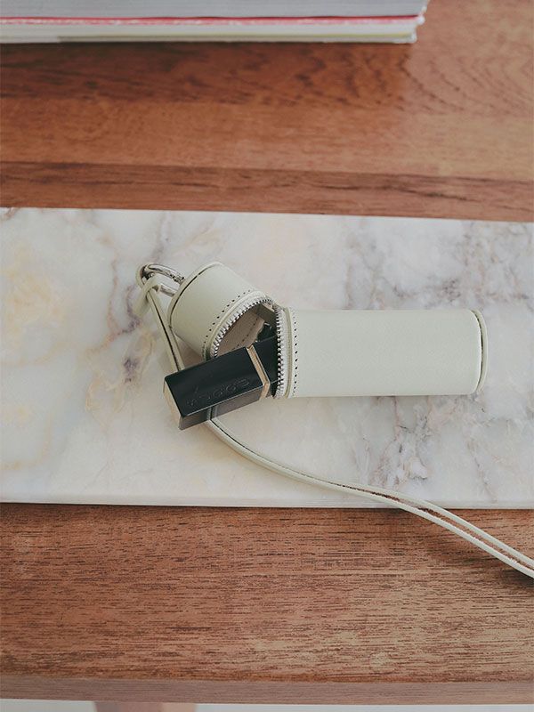 【3色展開】 タンドレザージップリップケース