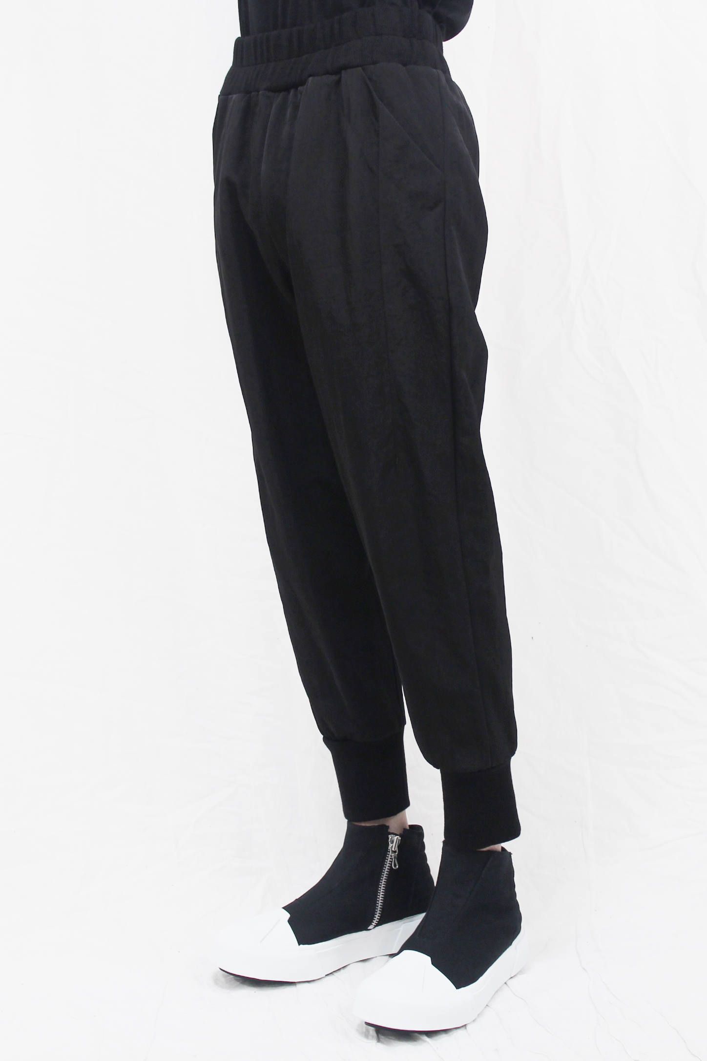 JULIUS - テーパードイージーパンツ - TAPERED EASY PANTS | ADDICT