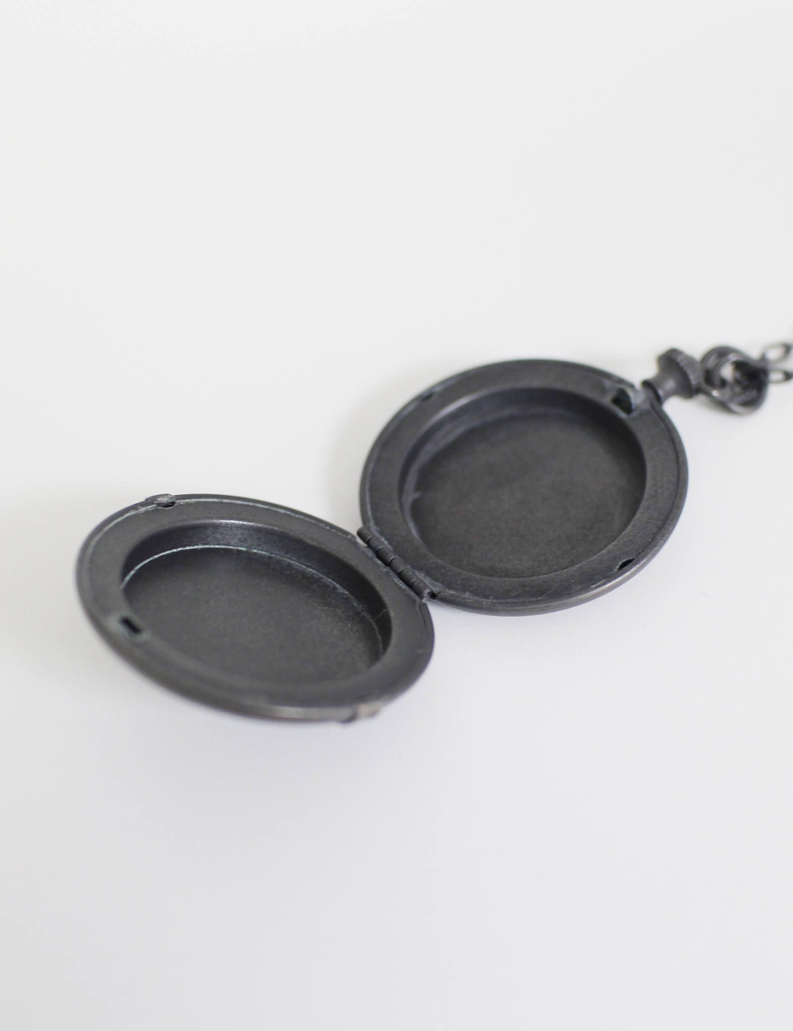 iolom - ロケットネックレス - Locket Necklace | ADDICT WEB SHOP