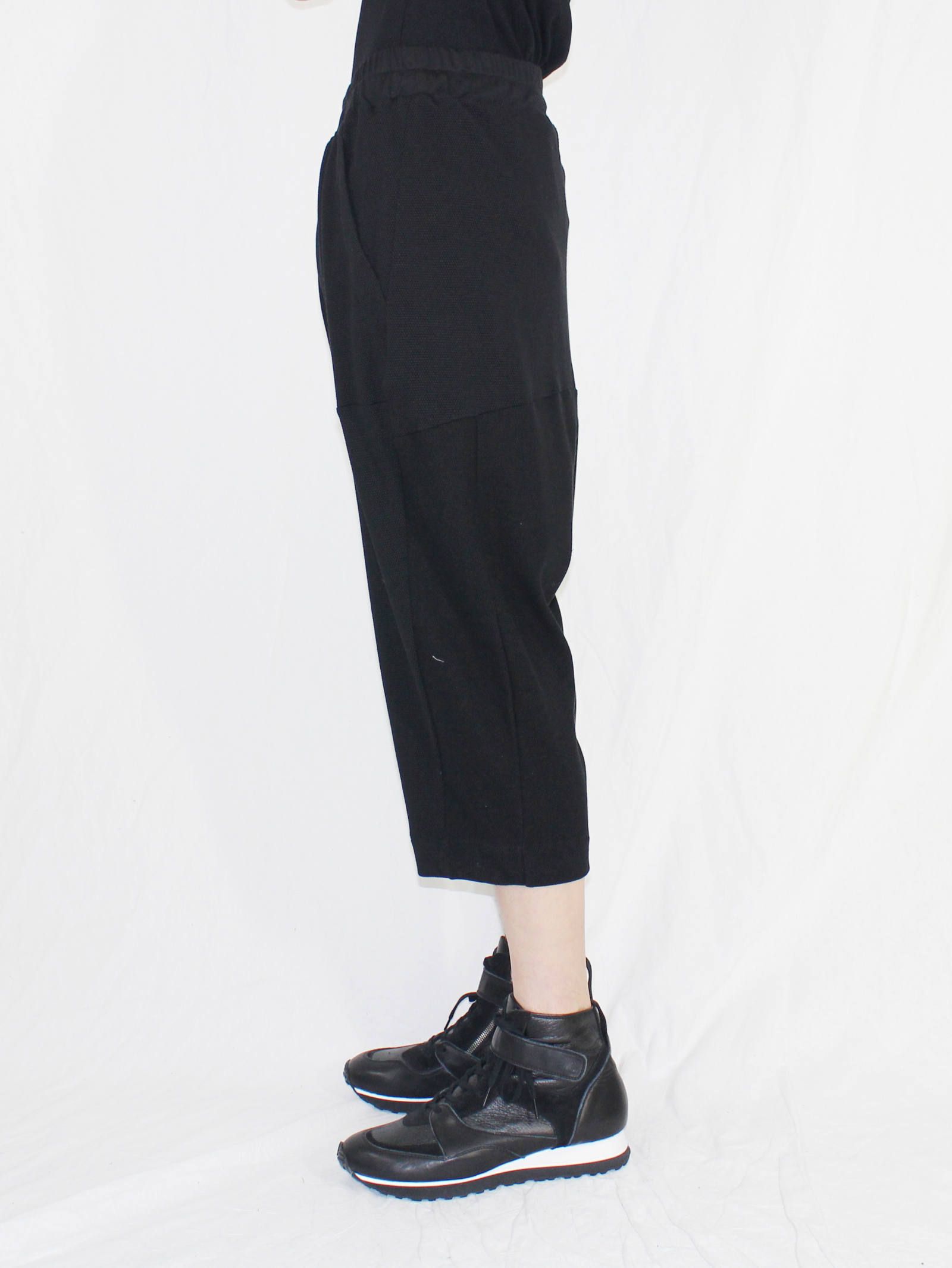 JULIUS - クロップドパンツ - CO/MO WAFFLE CROPPED PANTS | ADDICT