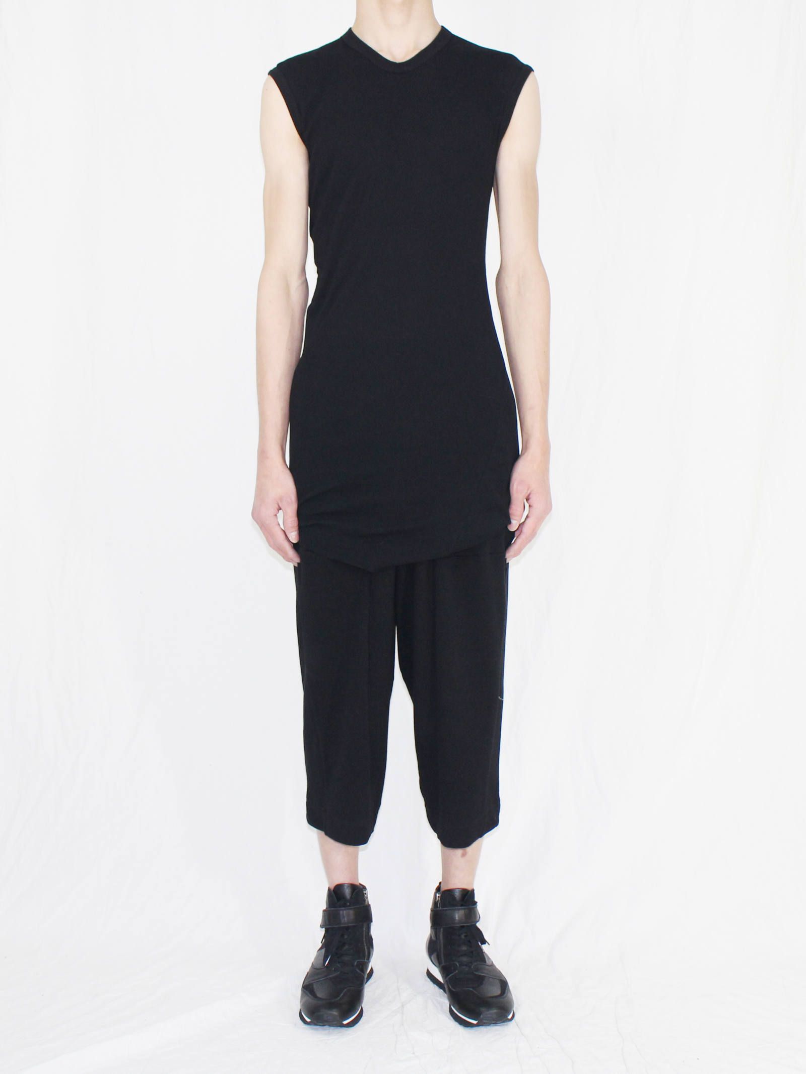 シャーリングノースリーブカットソー - SHIRRING NO SLEEVE TOP