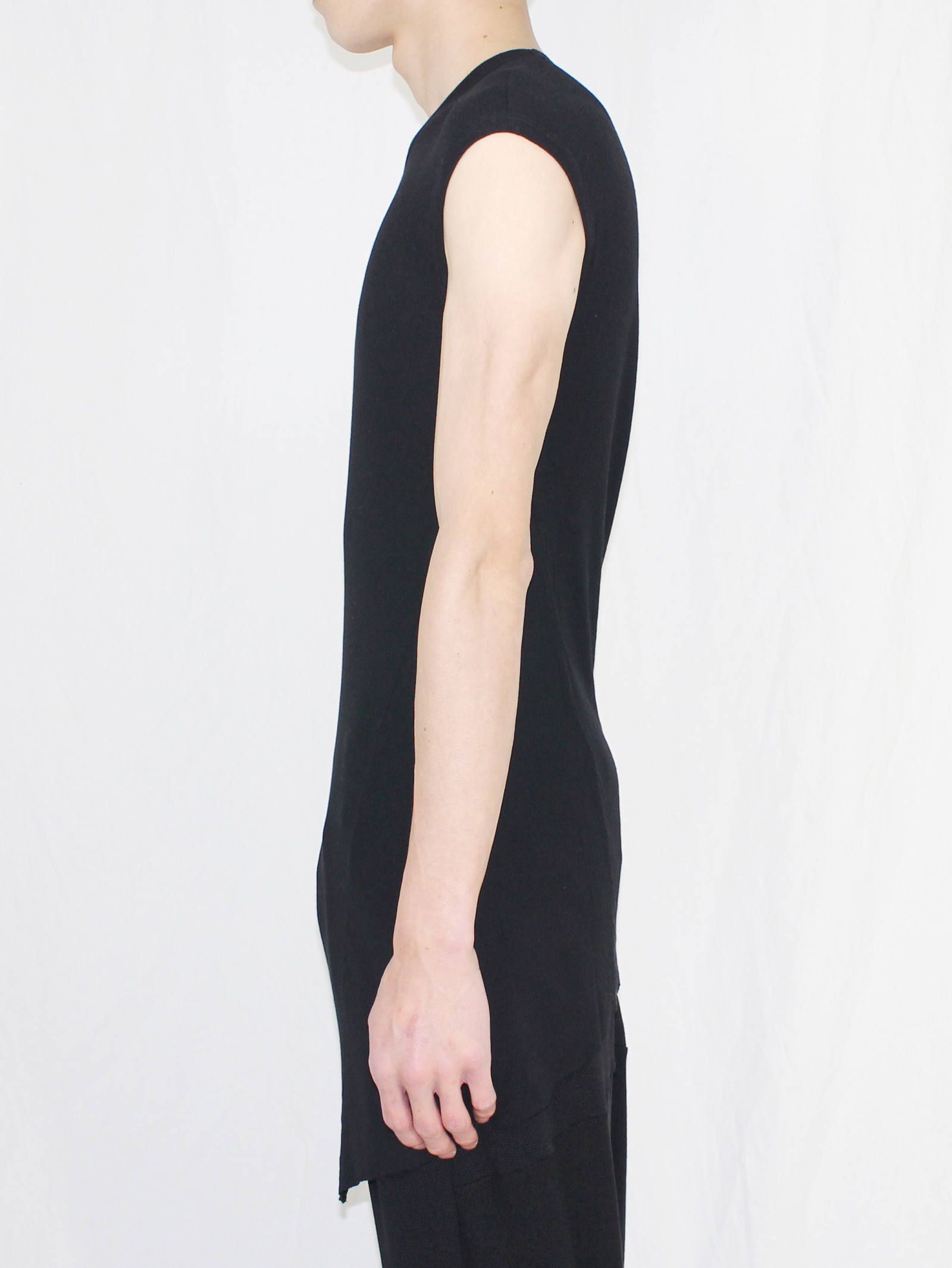 シャーリングノースリーブカットソー - SHIRRING NO SLEEVE TOP