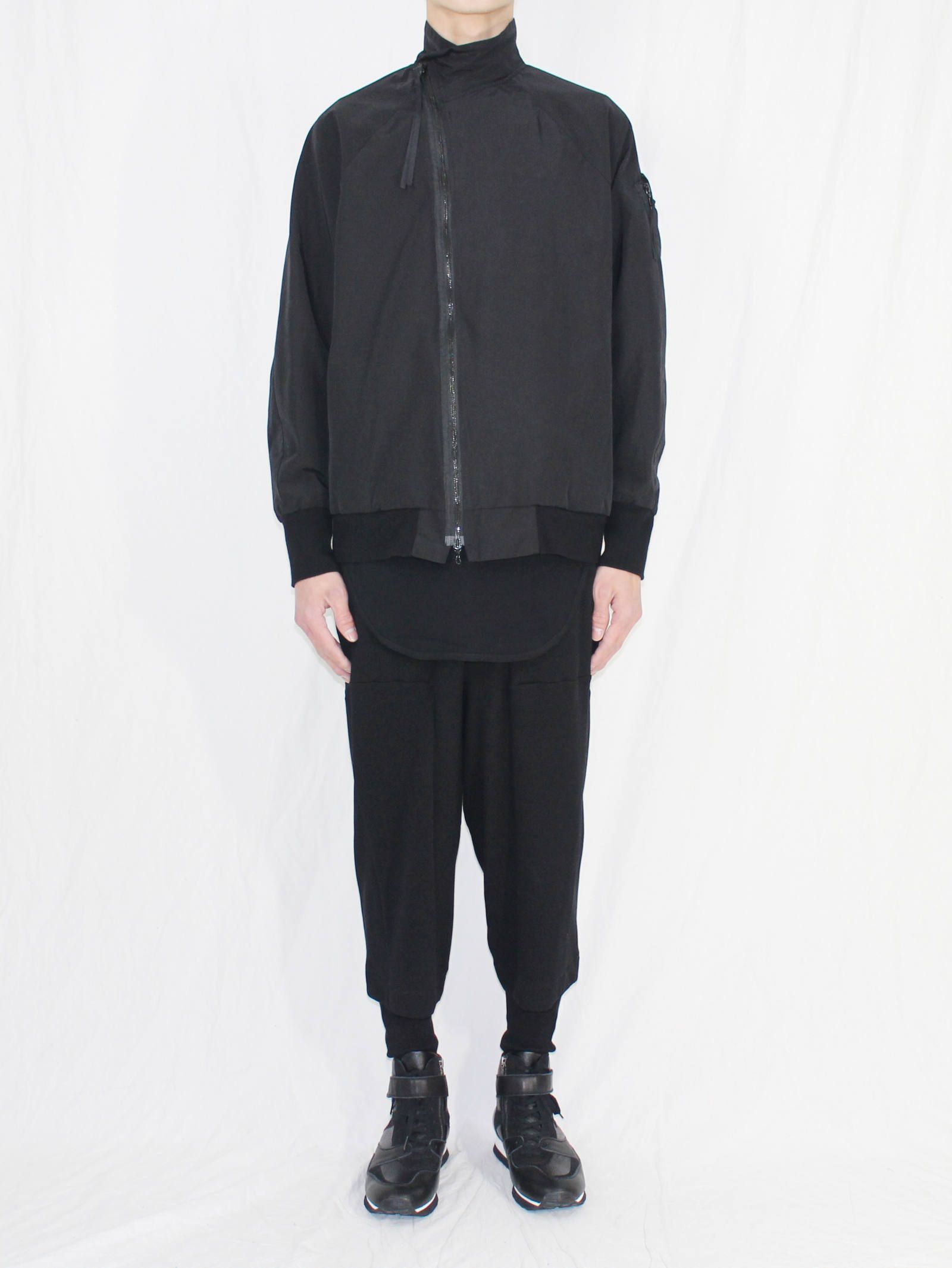 JULIUS - クロップドパンツ - CO/MO WAFFLE CROPPED PANTS | ADDICT WEB SHOP