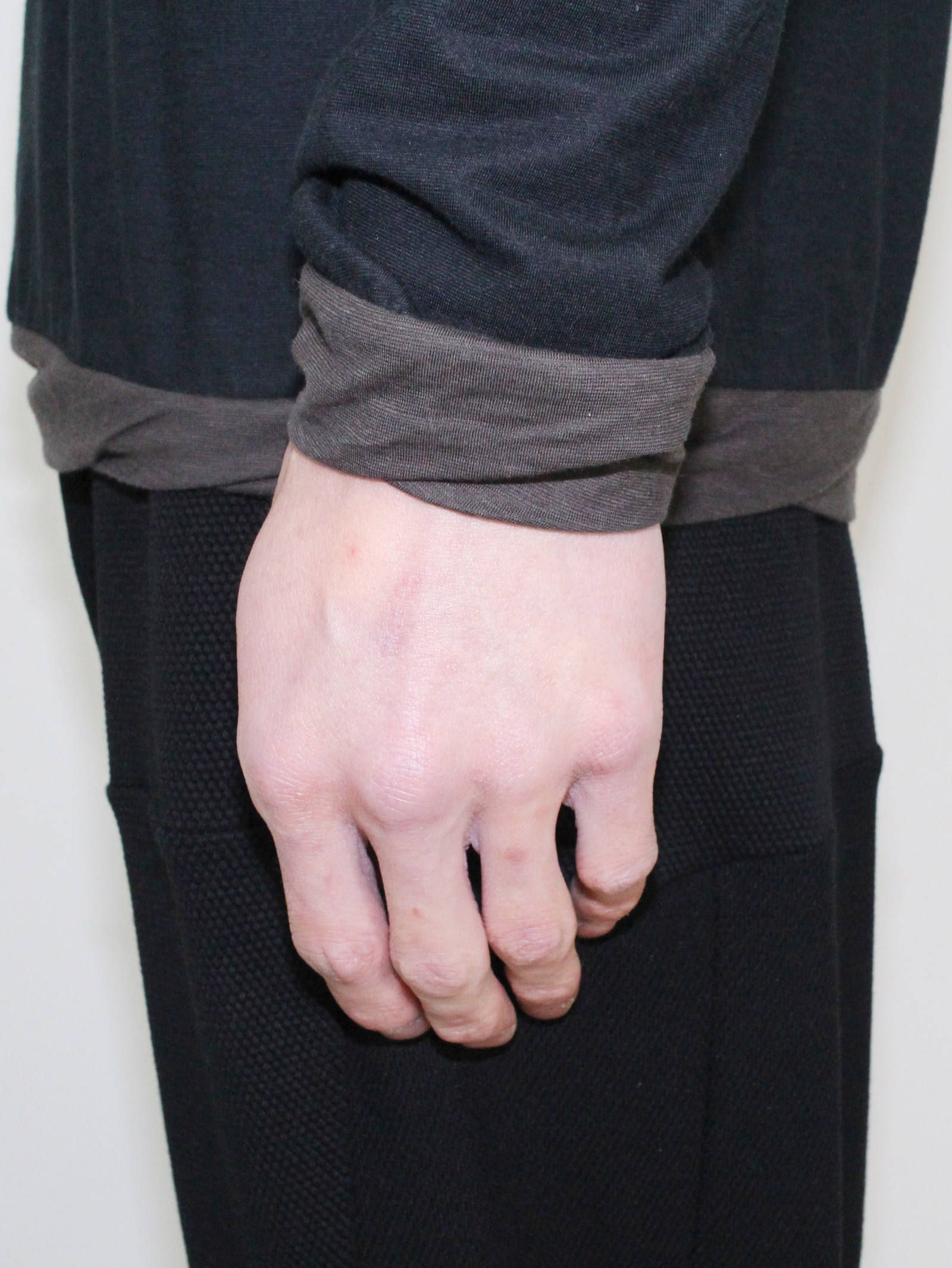 ツイストドルマンロングスリーブカットソー - Twisted Dolman Long Sleeve T- Shirt