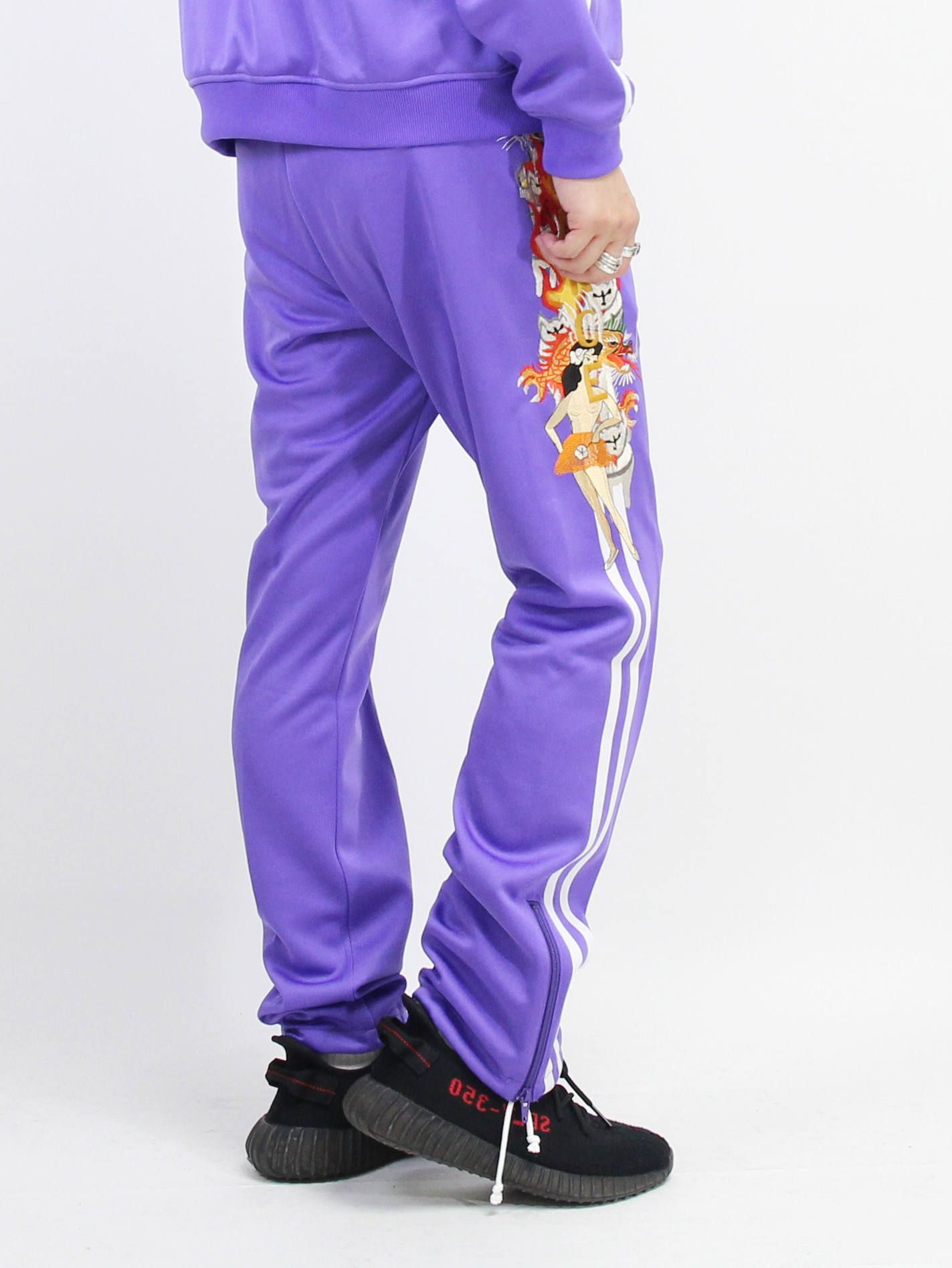 カオス刺繍ジャージーパンツ - CHAOS EMBROIDERY TRACK PANTS - PURPLE - Purple - S