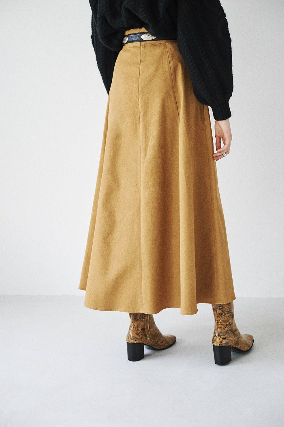 マキシフレアスカート - MAXI FLARE SKIRT - BEIGE