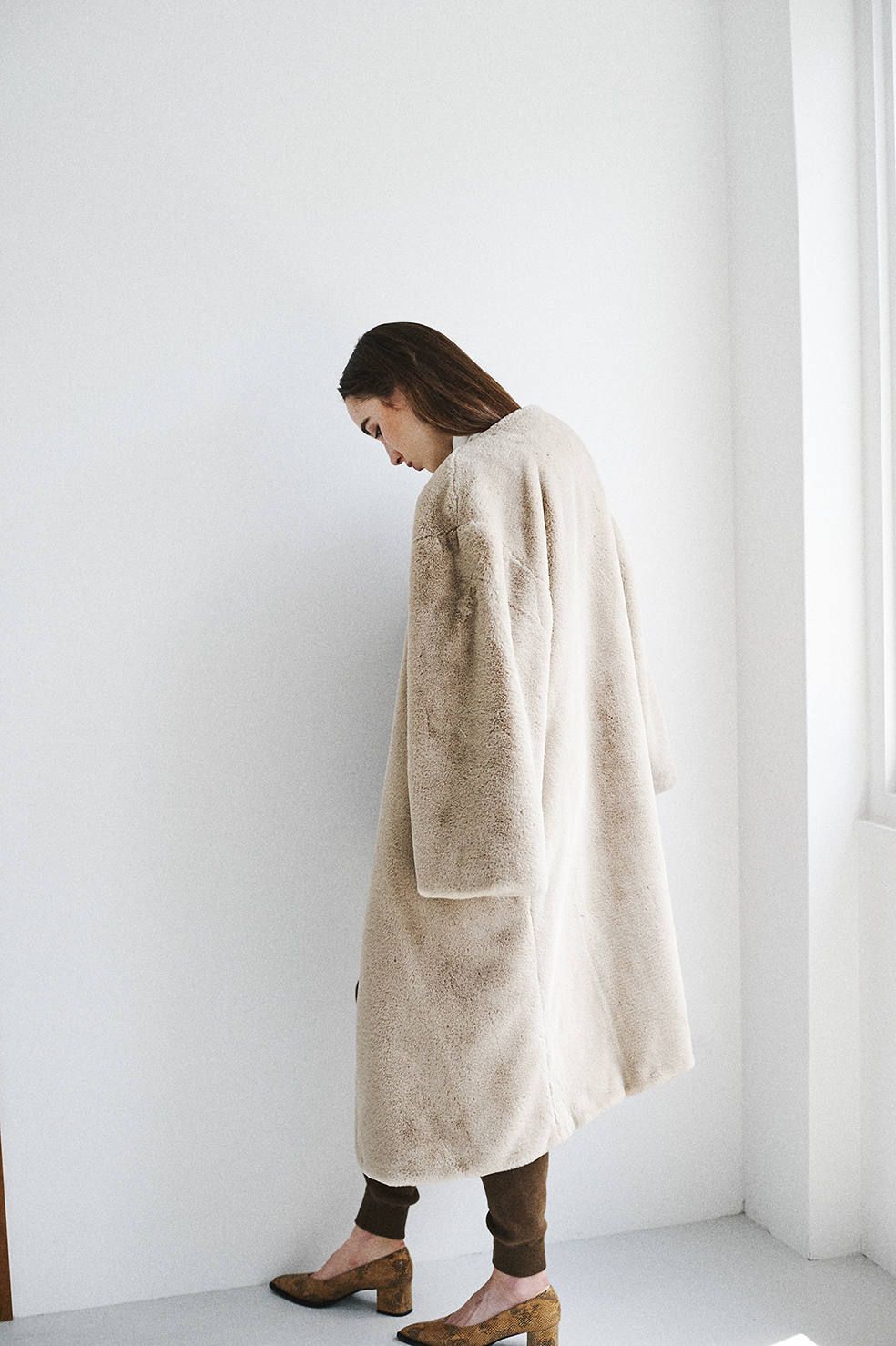 CLANE - ノーカラーファーコート - NO-COLLAR FUR COAT - ivory