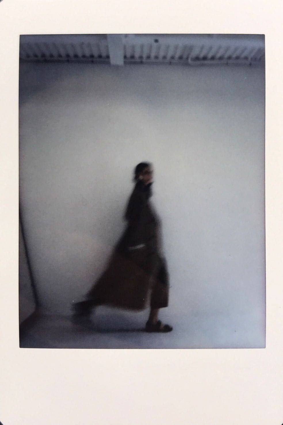 バックフリルトレンチコート - BACK FRILL TRENCH COAT BEIGE