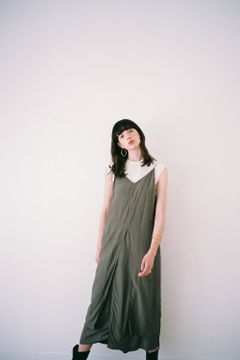 キャミソール - CENTER SLIT WRINKLE CAMISOLE MOSS GREEN