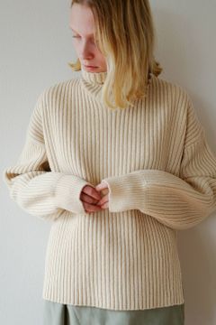 サイドスリットリブニットプルオーバー - SIDE SLIT TURTLE RIB KNIT - IVORY