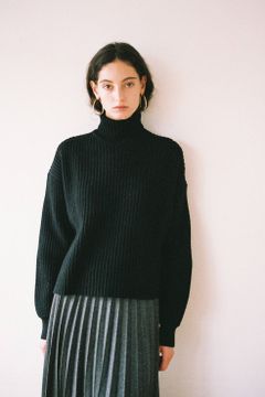 サイドスリットリブニットプルオーバー - SIDE SLIT TURTLE RIB KNIT - BLACK