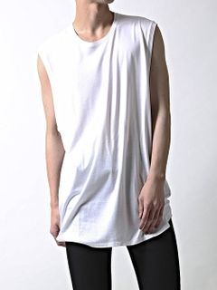 ”安定のWHITE×BLACK” ヴィリディアンの最新モードコーデ