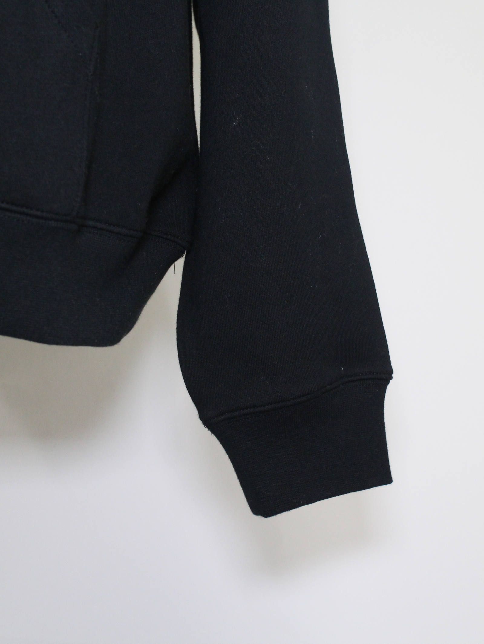 フロントロゴパーカー - LOGO HOODIE - BLACK