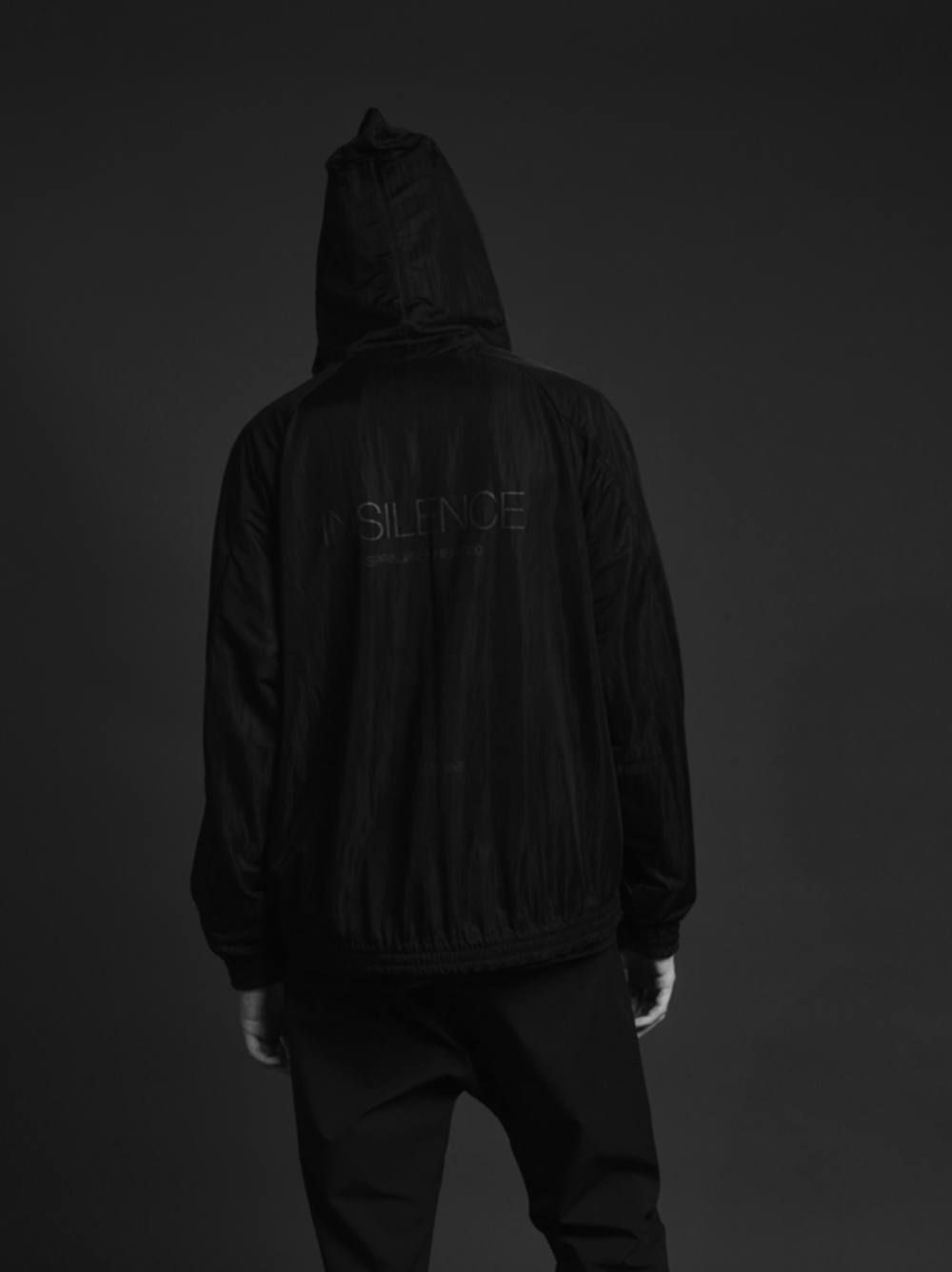 シースルーバックプリントフードブルゾン - BLACK