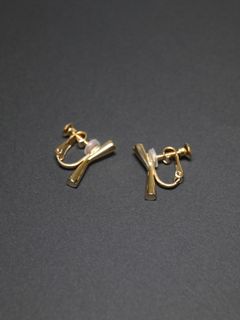 【両耳用】 バトンイヤリング サイズS - P107 -GOLD
