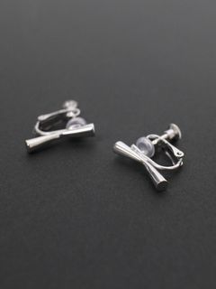 【両耳用】 バトンイヤリング サイズS - P107 - SILVER