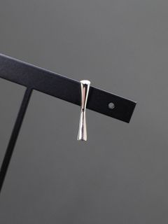 【片耳用】 バトンピアス / サイズS - P107 - SILVER